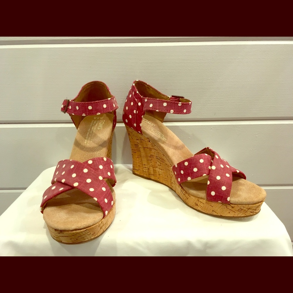 TOMS polka dot wedges